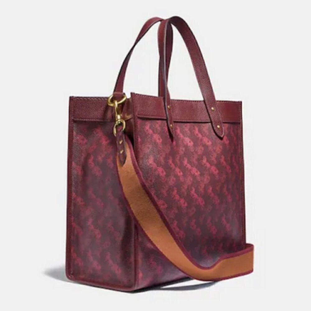 NWT, Coach Field Tote With Horse And Carriage Print